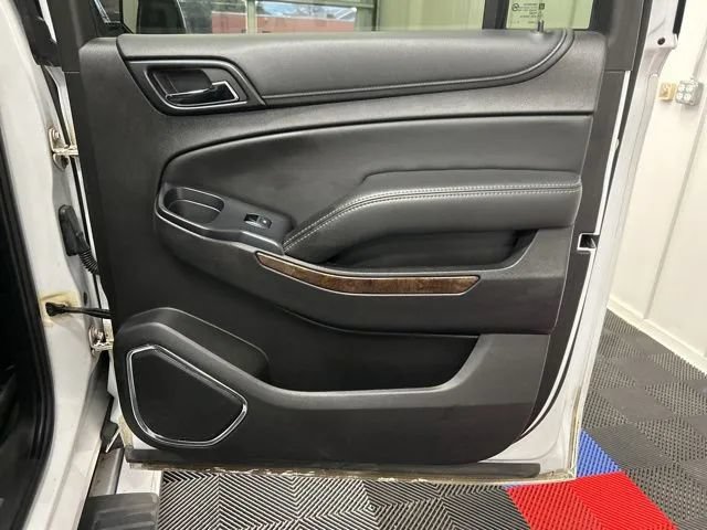 Used 2017 Chevrolet Suburban LT w/ LT Signature Package AWD/4WD image 21