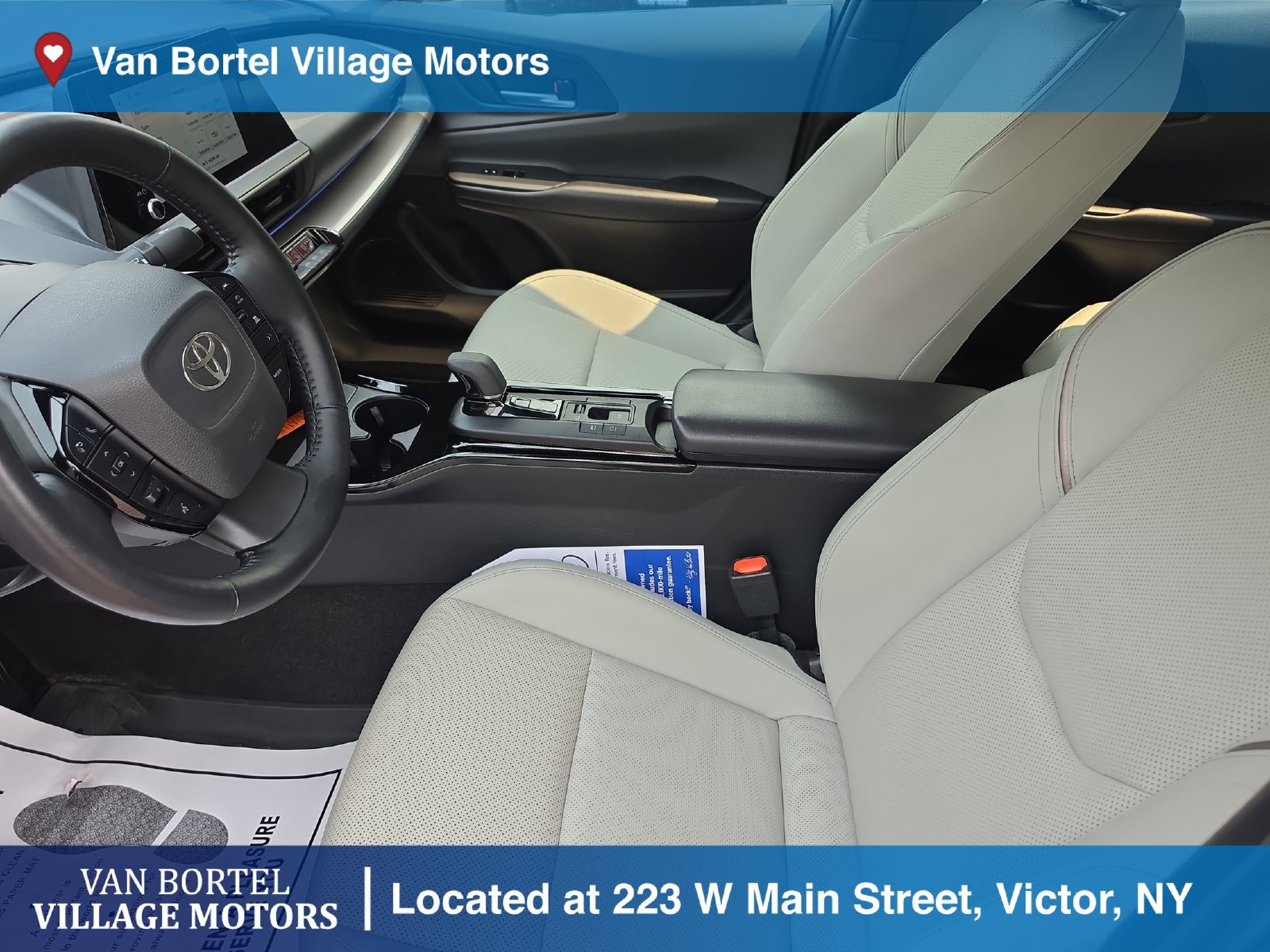 Used 2024 Toyota Prius XLE FWD image 10