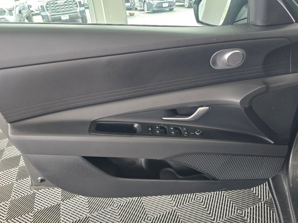 New 2026 Hyundai Elantra Hybrid FWD image 33