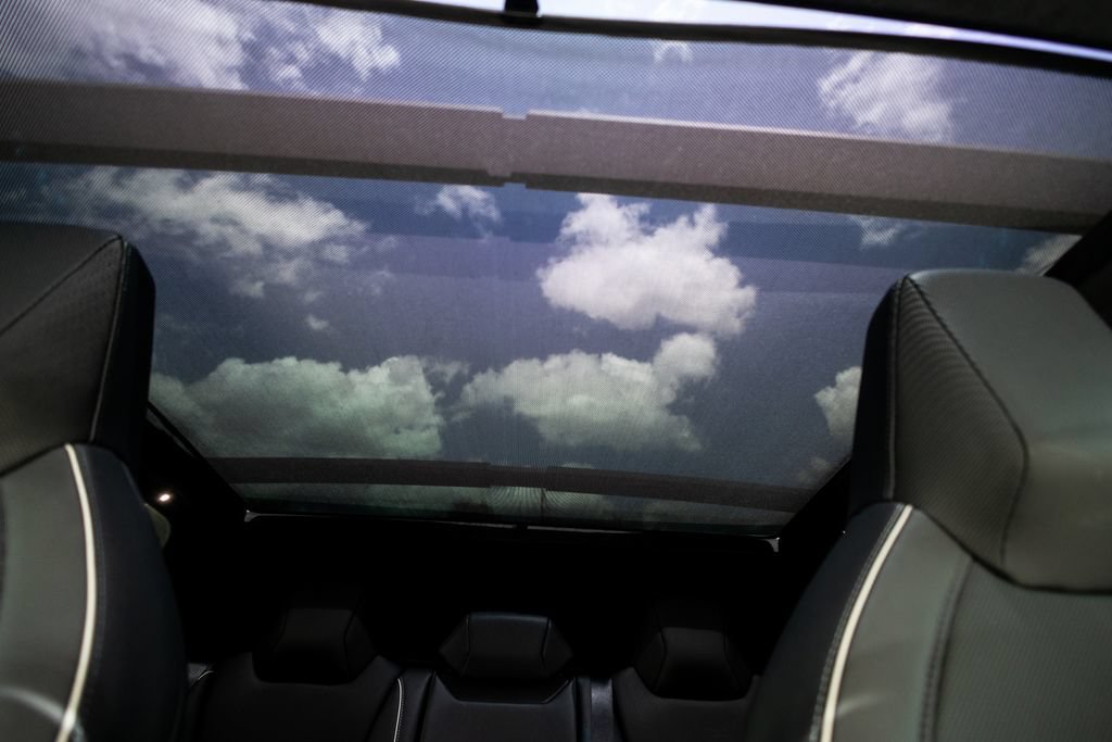 Used 2024 Tesla Cybertruck AWD Crew Cab image 31