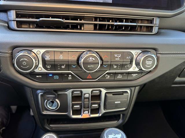 Used 2024 Jeep Wrangler Sahara 4xe w/ Technology Group image 17