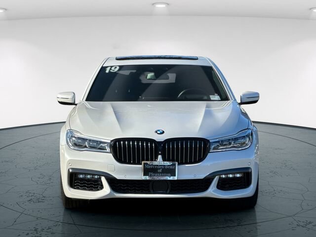Used 2019 BMW 750i w/ Executive Package RWD image 10