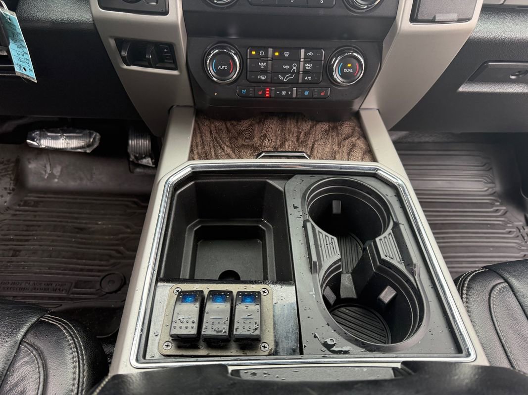 Used 2019 Ford F250 Lariat w/ Chrome Package image 26