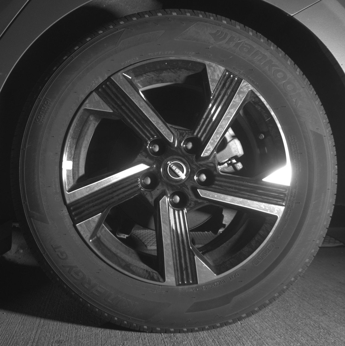 Used 2025 Nissan Sentra SV FWD image 14