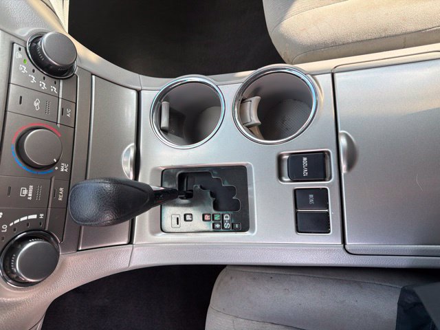 Used 2012 Toyota Highlander FWD w/ Tech Pkg image 20