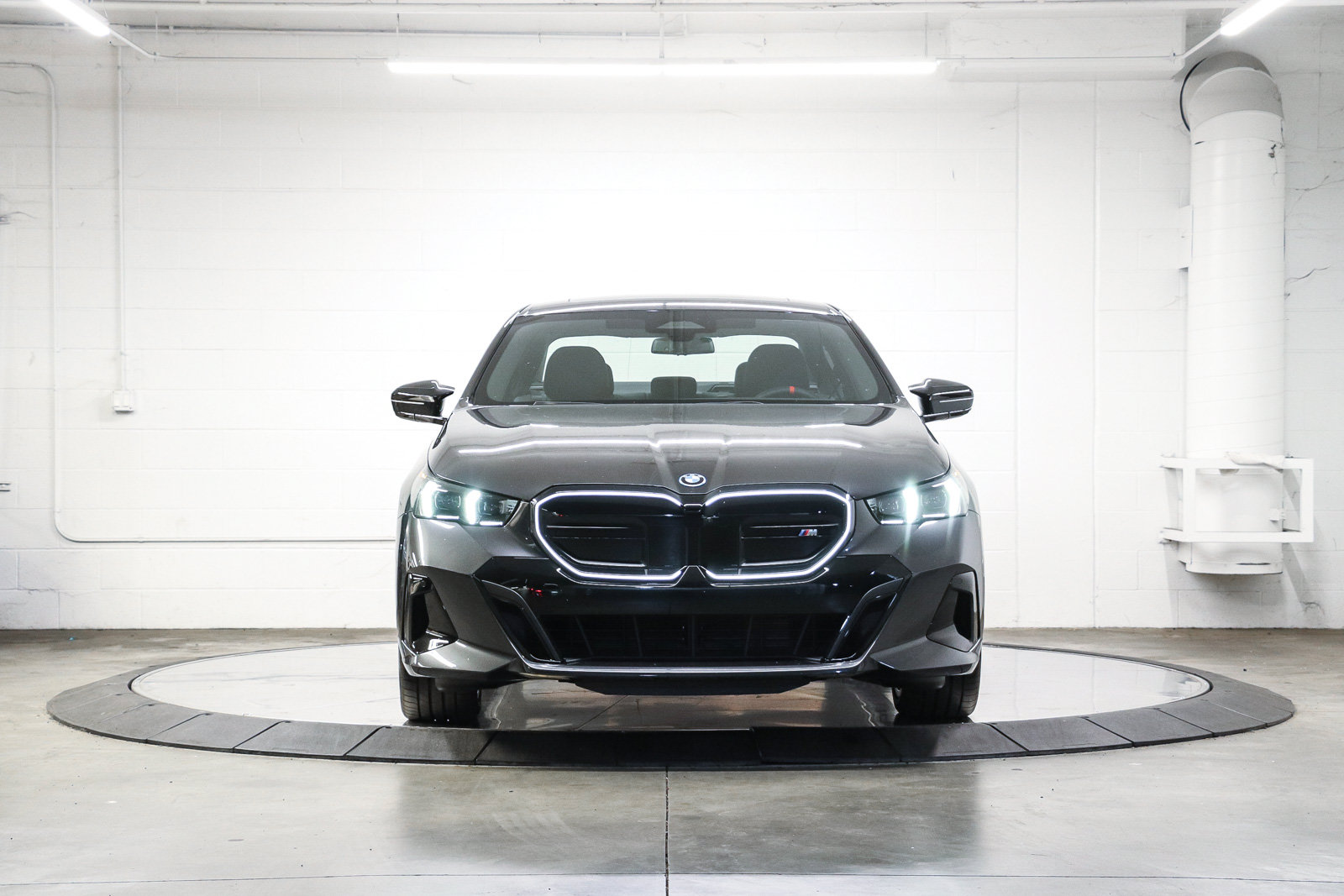 New 2026 BMW i5 M60 w/ Premium Package AWD/4WD image 2