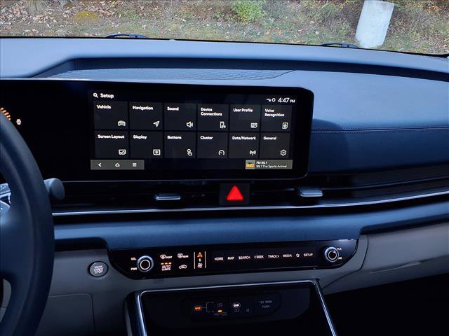 Used 2025 Kia Carnival EX image 16