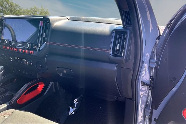 Used 2025 Nissan Frontier PRO-4X AWD/4WD image 26