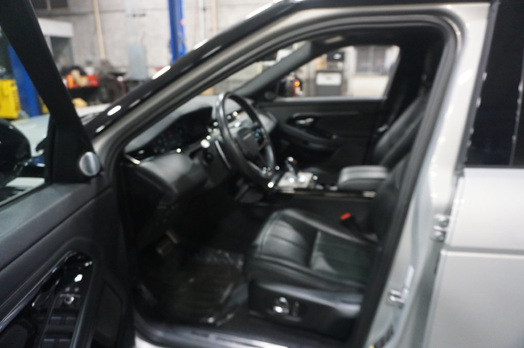 Used 2021 Land Rover Range Rover Evoque R-Dynamic HSE AWD/4WD image 2