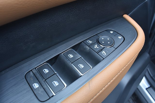 New 2026 Nissan Armada SL w/ Captain's Chari Seat Package image 12