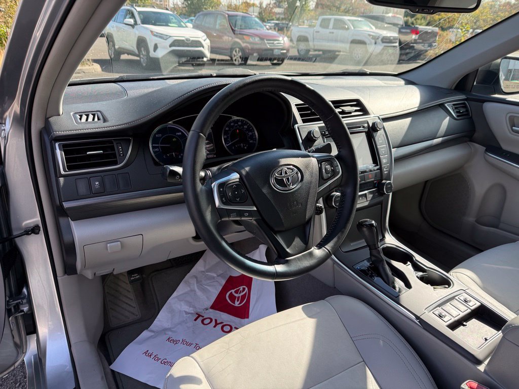 Used 2016 Toyota Camry XLE w/ Moonroof Package FWD image 13