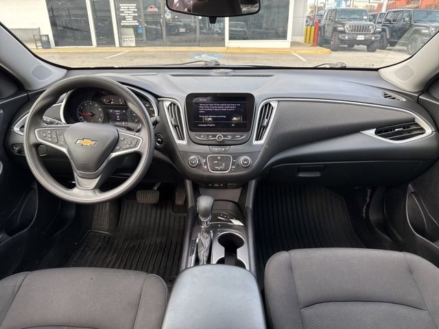 Used 2023 Chevrolet Malibu LS image 3