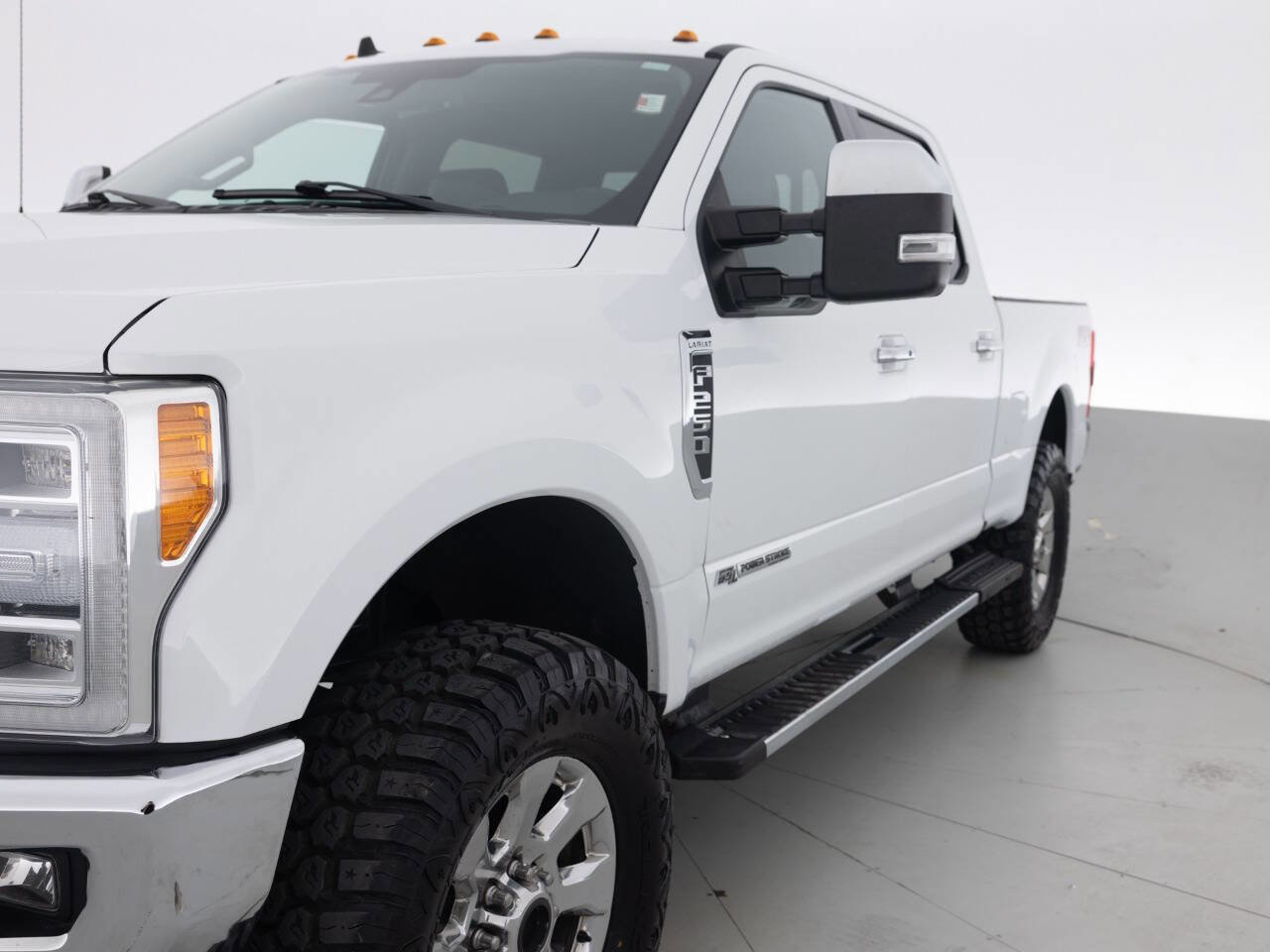 Used 2019 Ford F250 Lariat w/ Lariat Ultimate Package AWD/4WD image 12