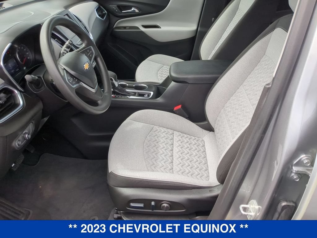 Used 2023 Chevrolet Equinox LS w/ LS Convenience Package AWD/4WD image 16