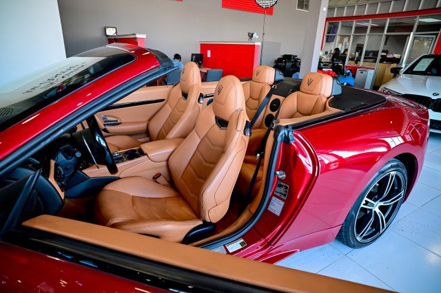 Used 2018 Maserati GranTurismo Convertible image 19