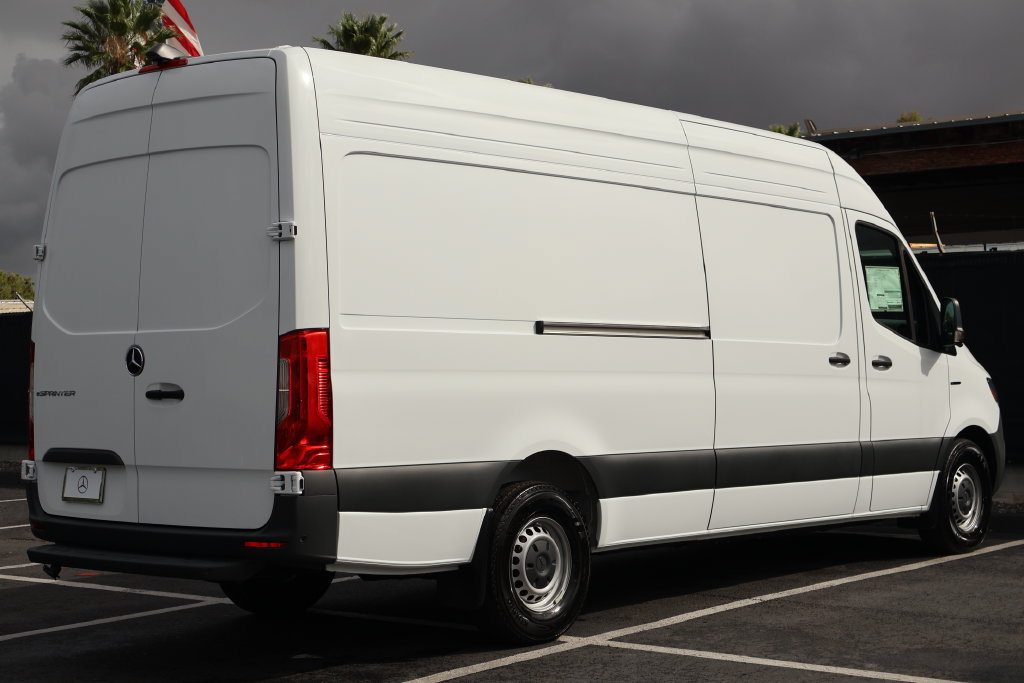 New 2025 Mercedes-Benz eSprinter 170 Cargo image 2