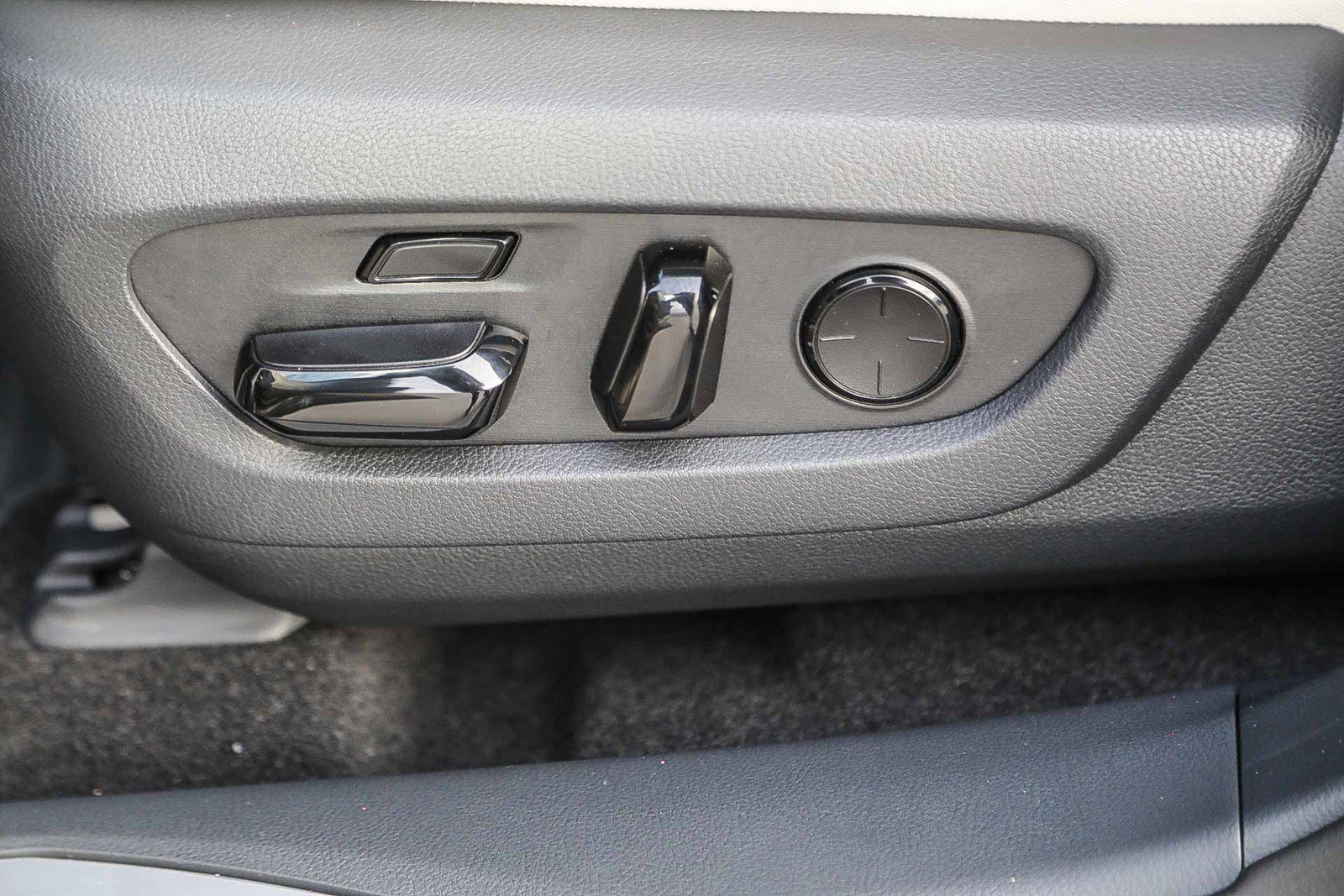 New 2026 Lexus RX 450h 450h+ Luxury image 19