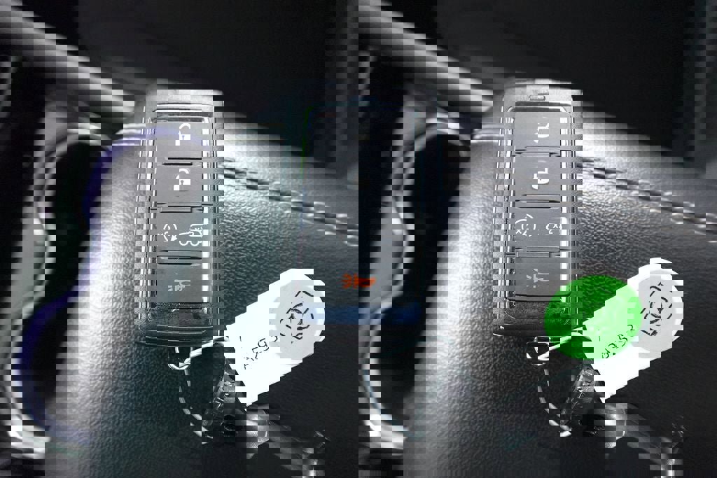 Used 2022 Jeep Grand Cherokee L Laredo w/ Luxury Tech Group I image 32