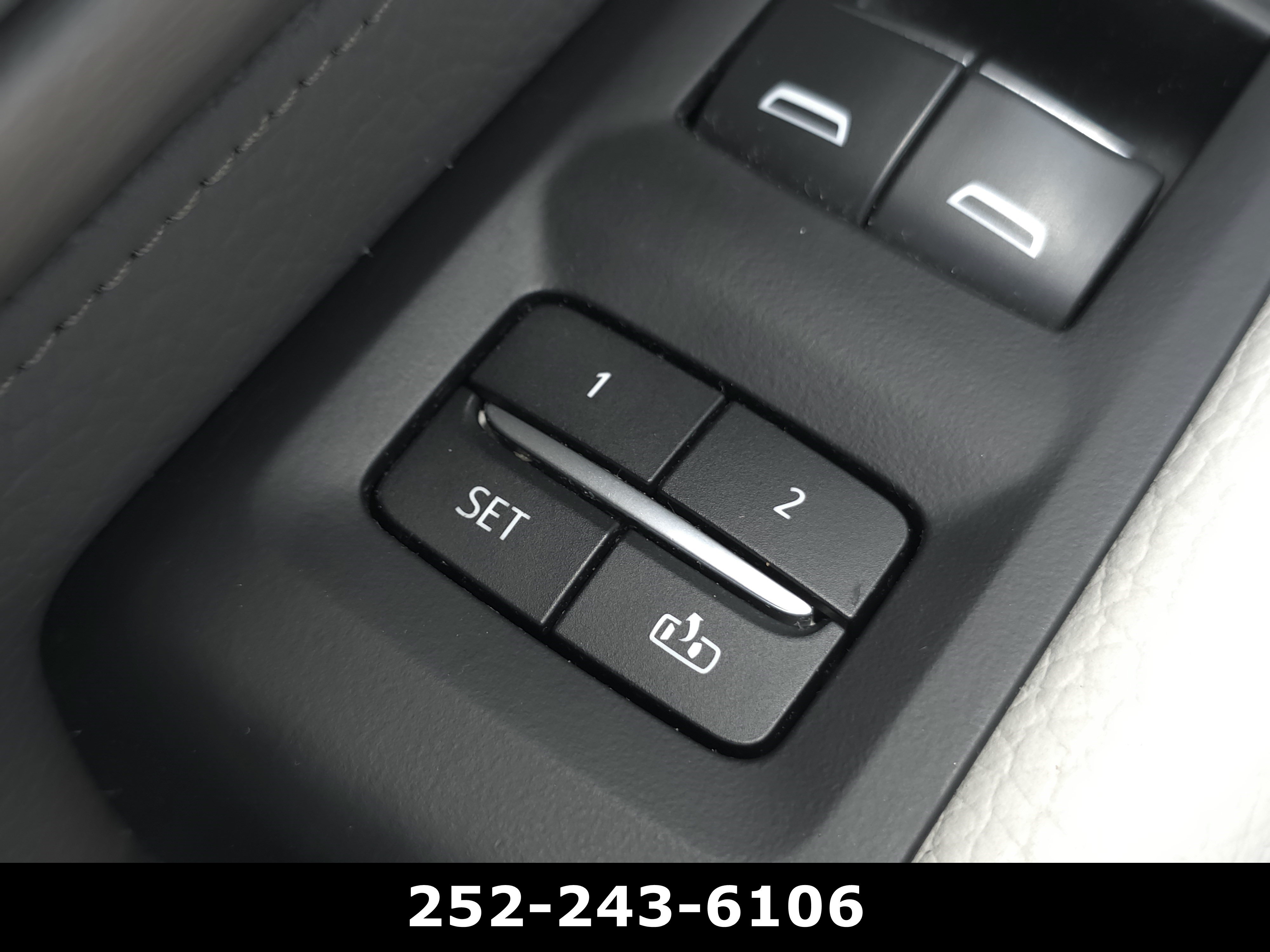 Used 2021 GMC Yukon Denali w/ Denali Premium Package AWD/4WD image 12