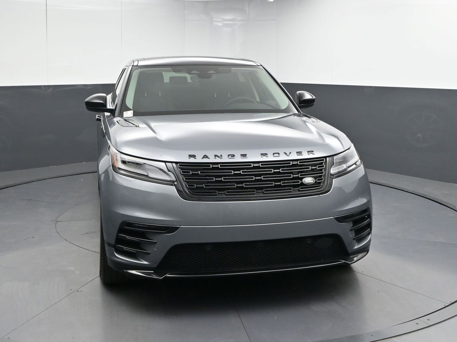 New 2025 Land Rover Range Rover Velar Dynamic SE image 26