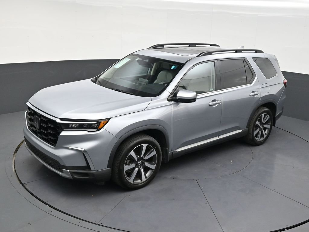 Used 2023 Honda Pilot Touring image 13