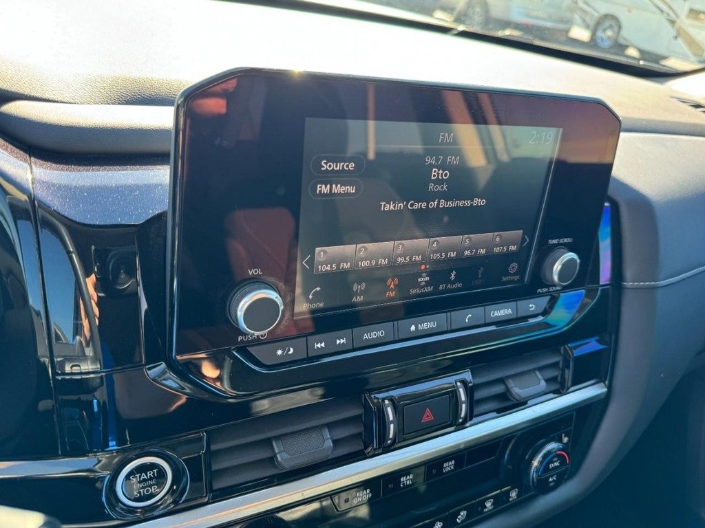 Used 2022 Nissan Pathfinder SV image 19