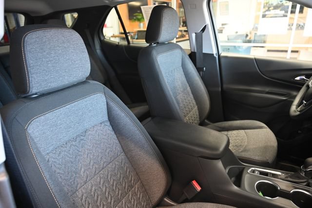 Used 2024 Chevrolet Equinox LT FWD image 8