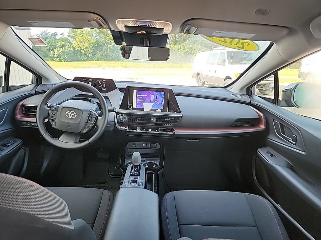 Used 2024 Toyota Prius Prime FWD image 32