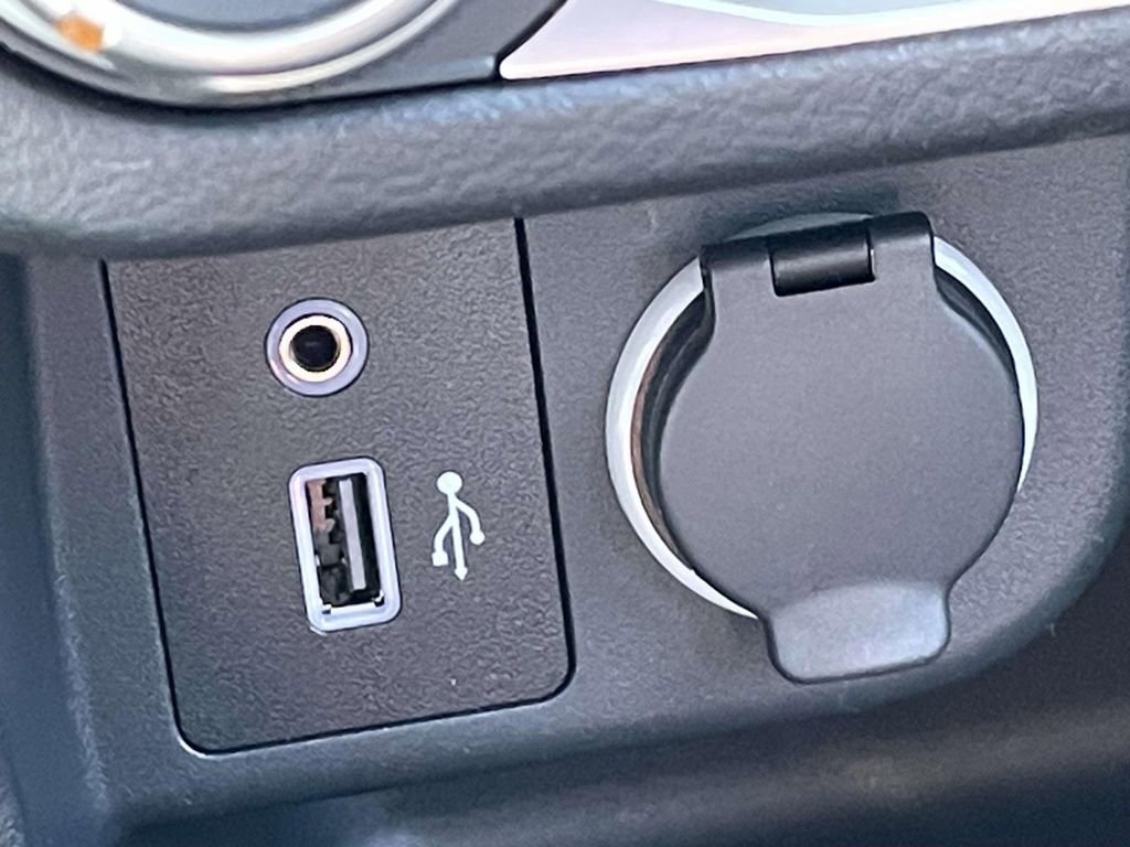 Used 2025 Nissan Kicks Play S image 27