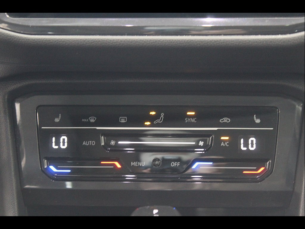 Used 2022 Volkswagen Tiguan SE AWD/4WD image 27