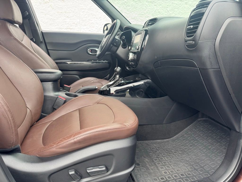 Used 2017 Kia Soul + FWD image 31