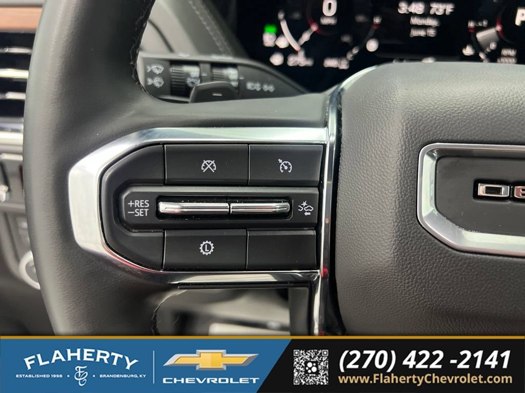 Used 2025 GMC Yukon XL Denali AWD/4WD image 25