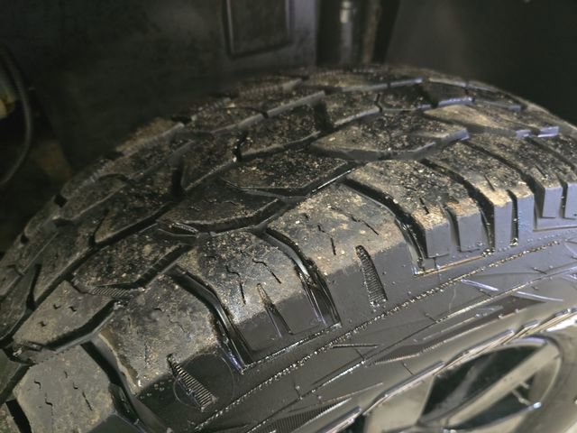 Used 2014 Jeep Wrangler Unlimited Sahara image 29