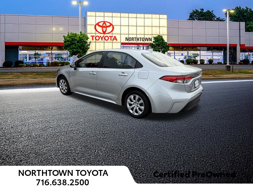 Used 2023 Toyota Corolla LE image 3