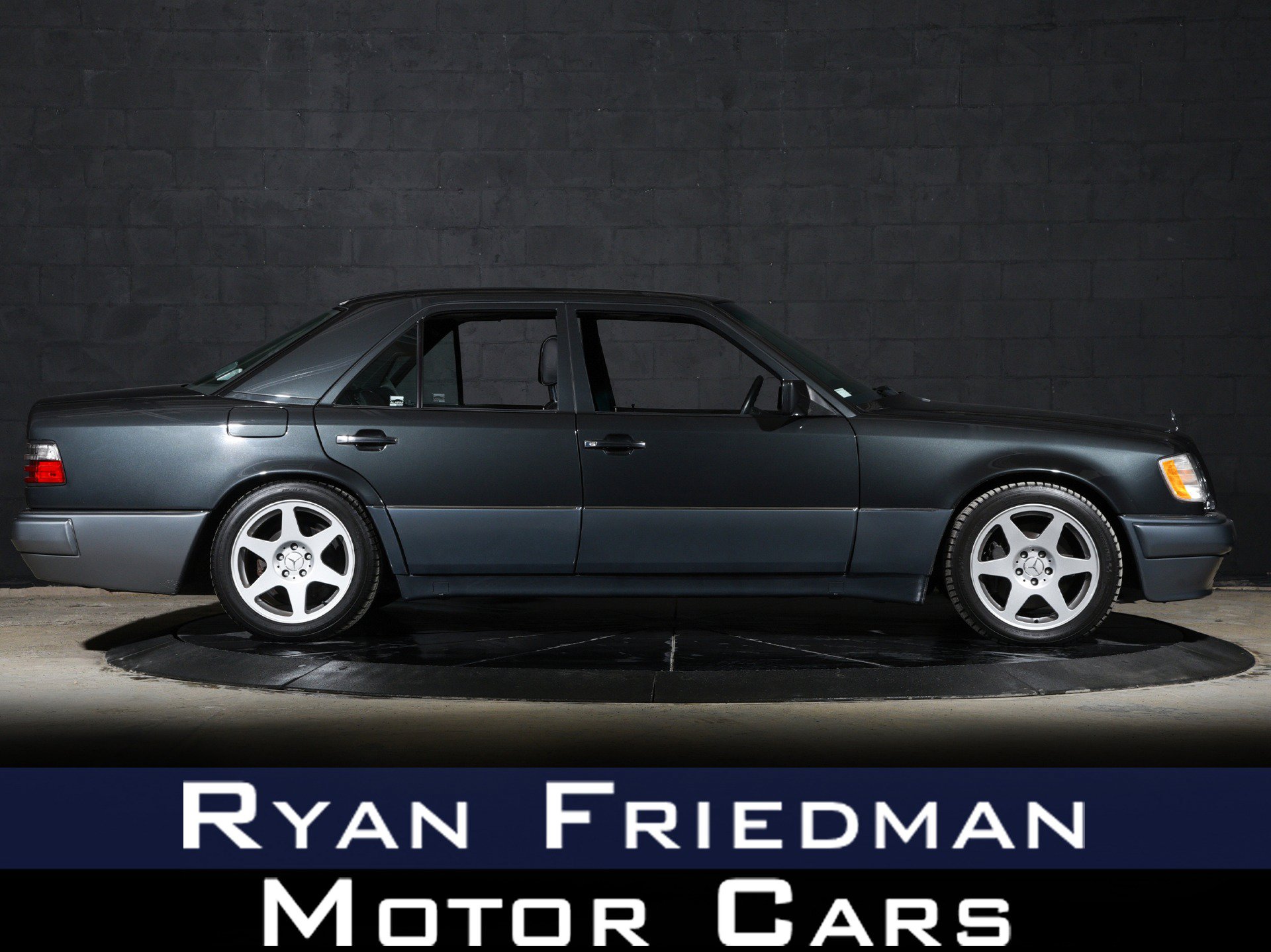 Used 1994 Mercedes-Benz E 500 Sedan image 1
