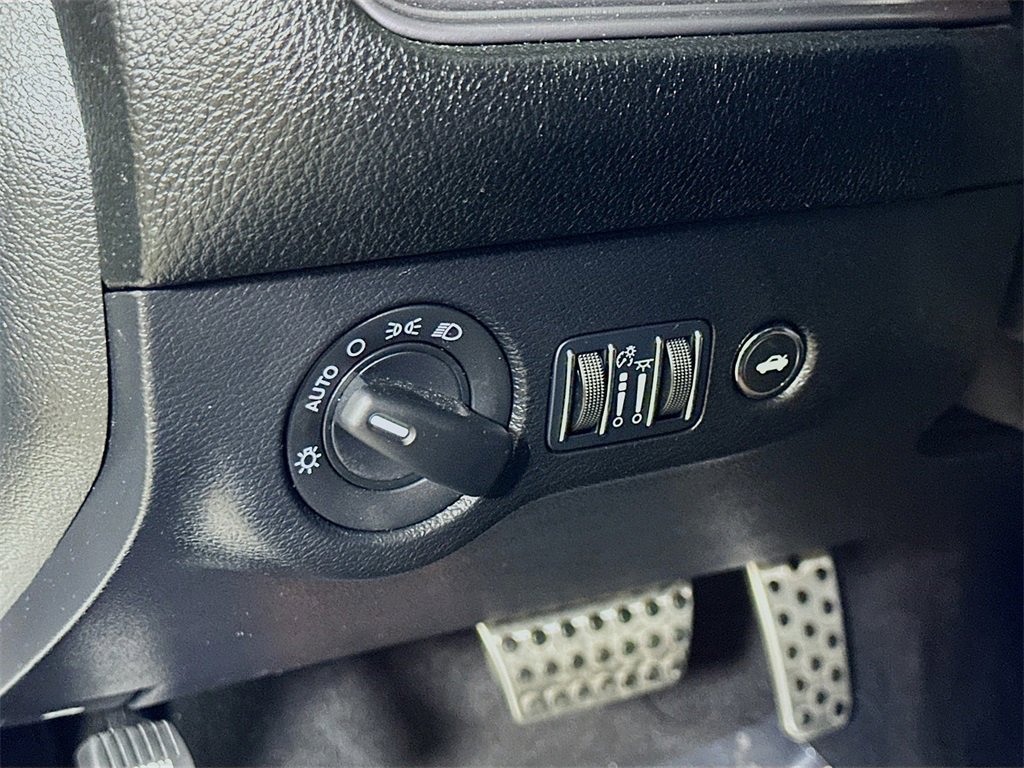 Used 2023 Dodge Challenger R/T image 16