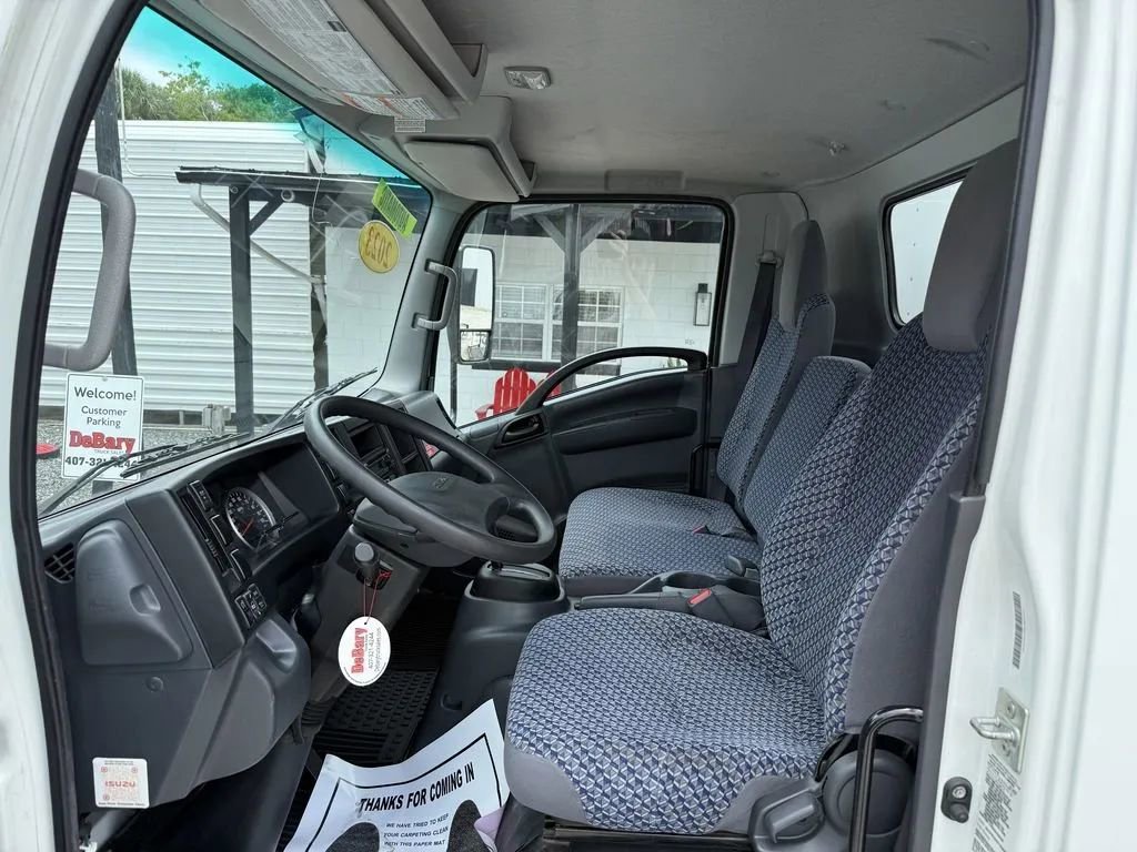 Used 2023 Isuzu NPR image 18