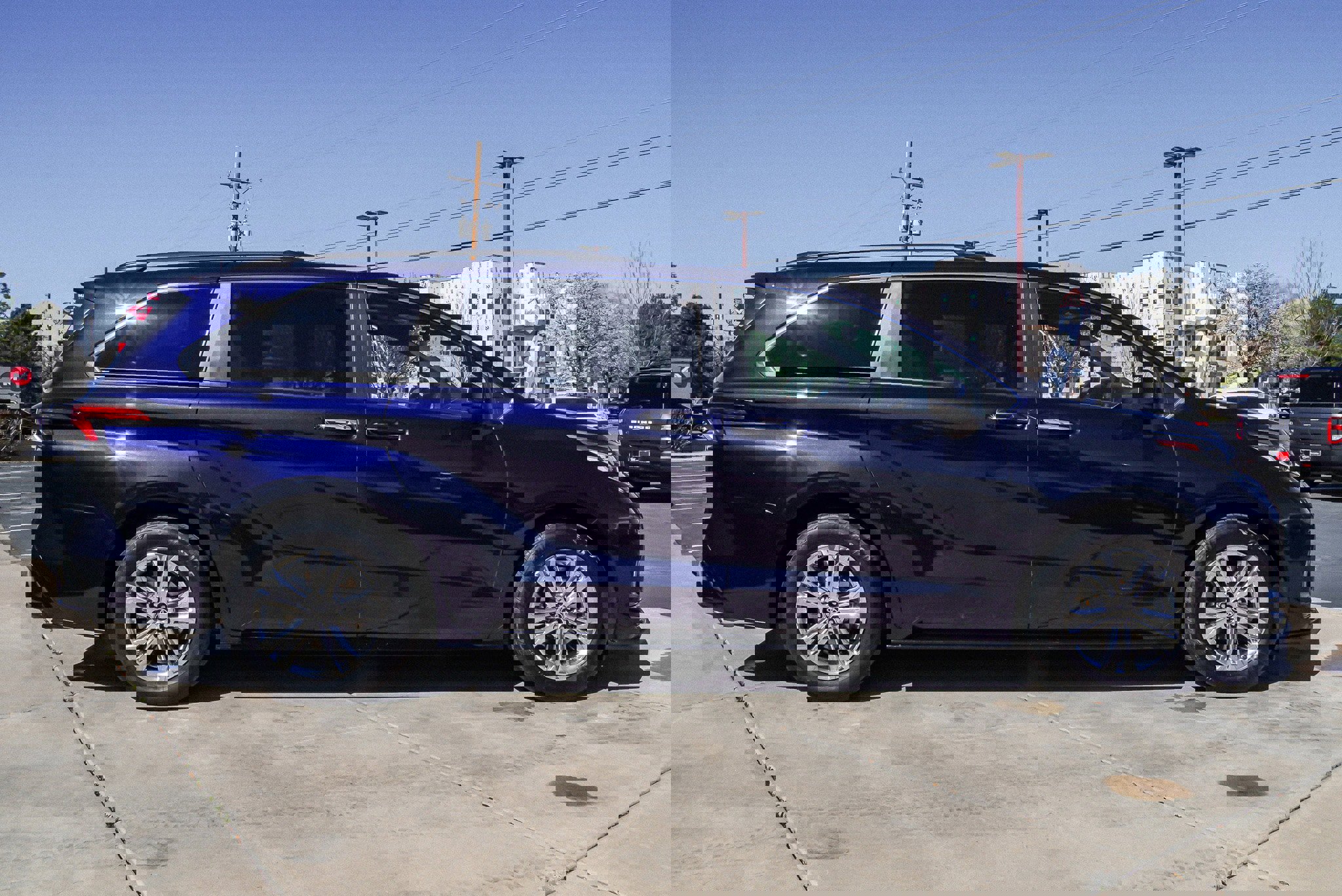 Used 2023 Toyota Sienna XSE image 9