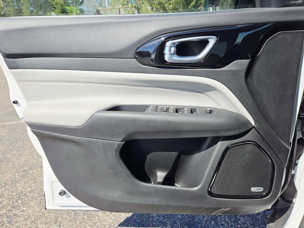 New 2026 Jeep Compass Limited w/ Sun, Sound & Navigation Group image 29