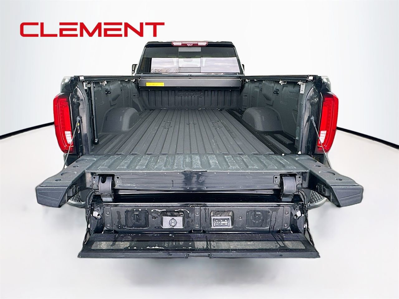 Used 2021 GMC Sierra 3500 AT4 w/ AT4 Premium Plus Package image 10