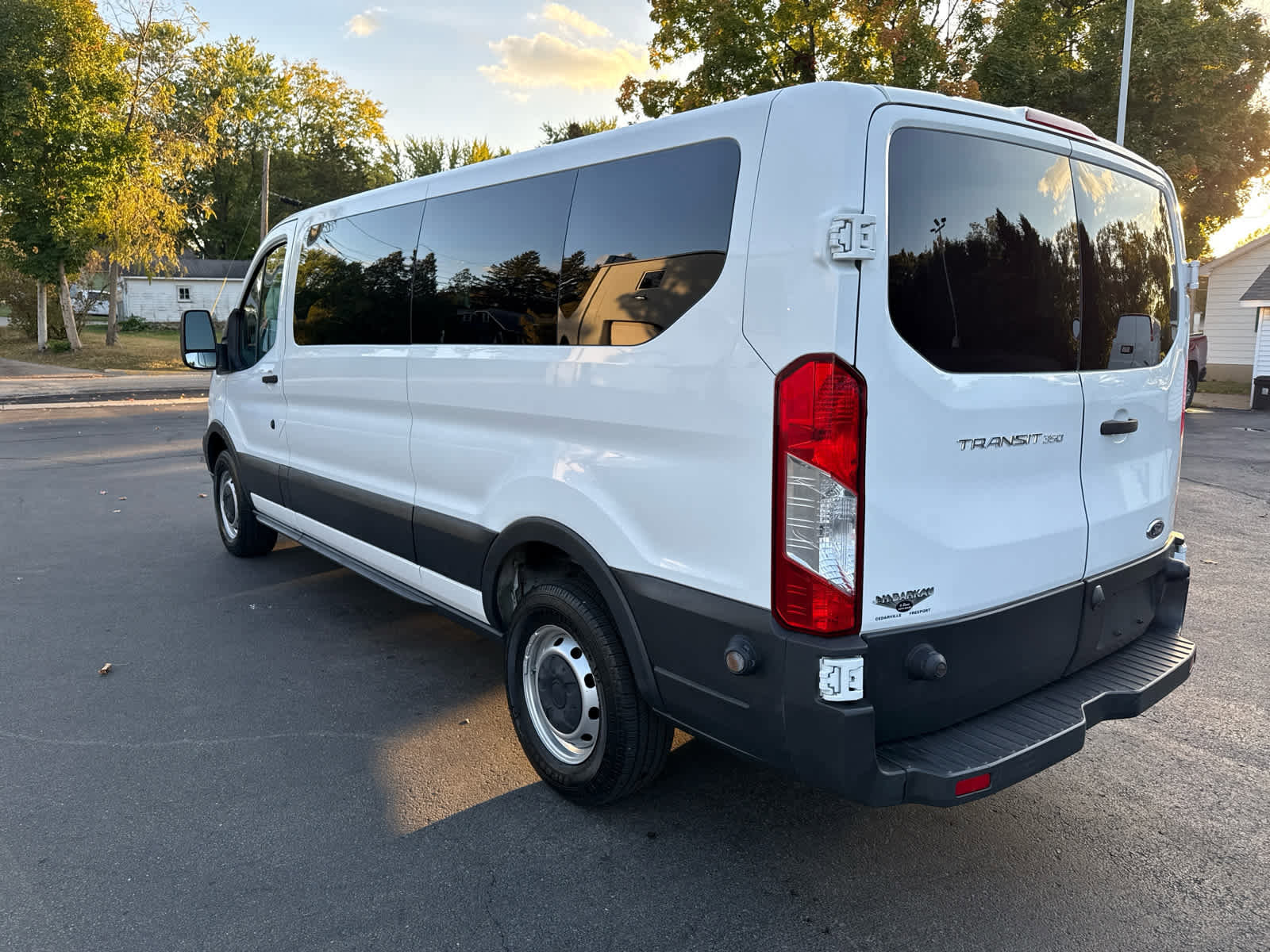 Used 2016 Ford Transit 350 XL image 5
