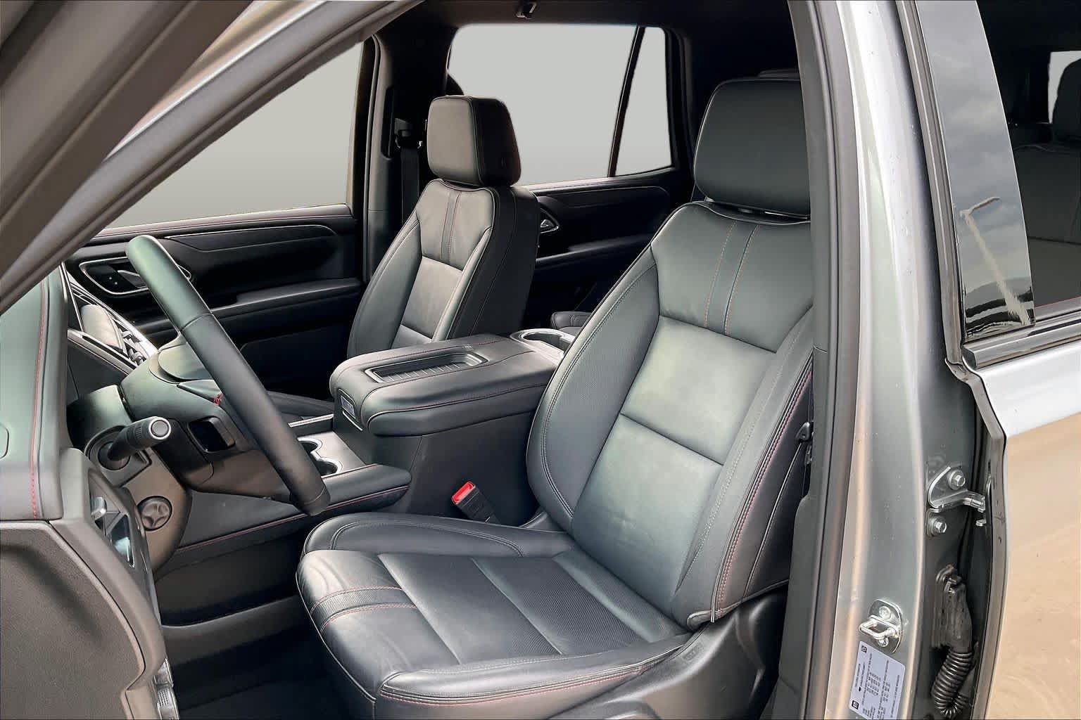 Used 2024 Chevrolet Tahoe RST w/ Luxury Package AWD/4WD image 7