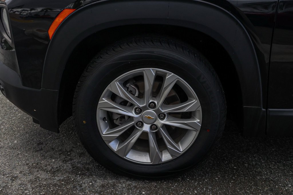 Used 2023 Chevrolet TrailBlazer LS FWD image 12