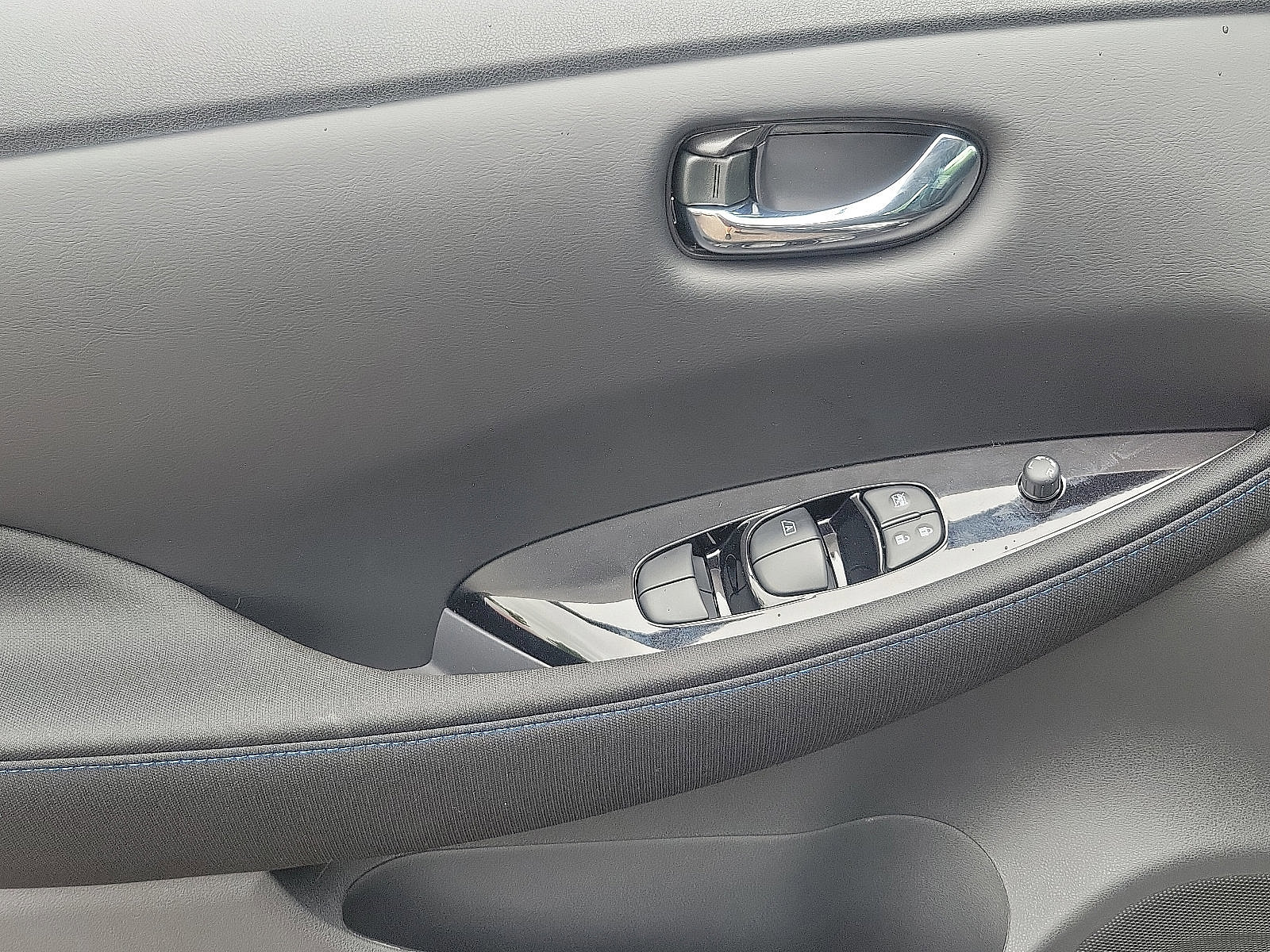 New 2025 Nissan Leaf SV Plus image 7