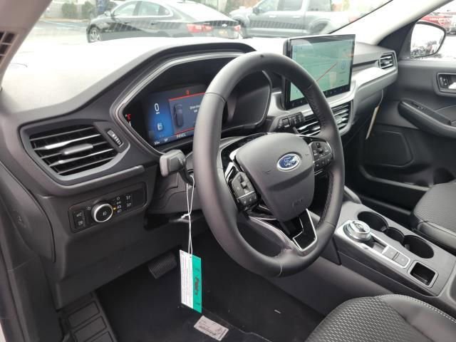 New 2026 Ford Escape SE w/ Class II Trailer Tow Package image 25