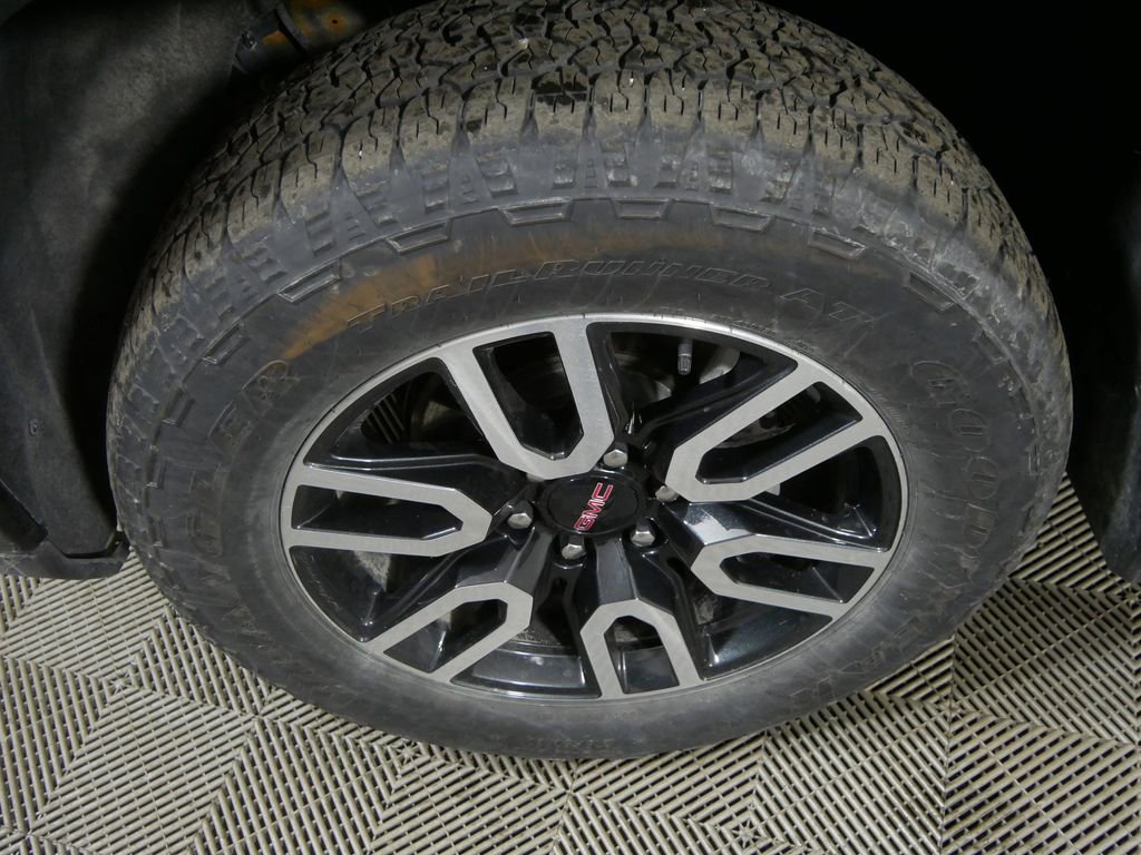 Used 2024 GMC Sierra 1500 AT4 w/ AT4 Premium Package image 7