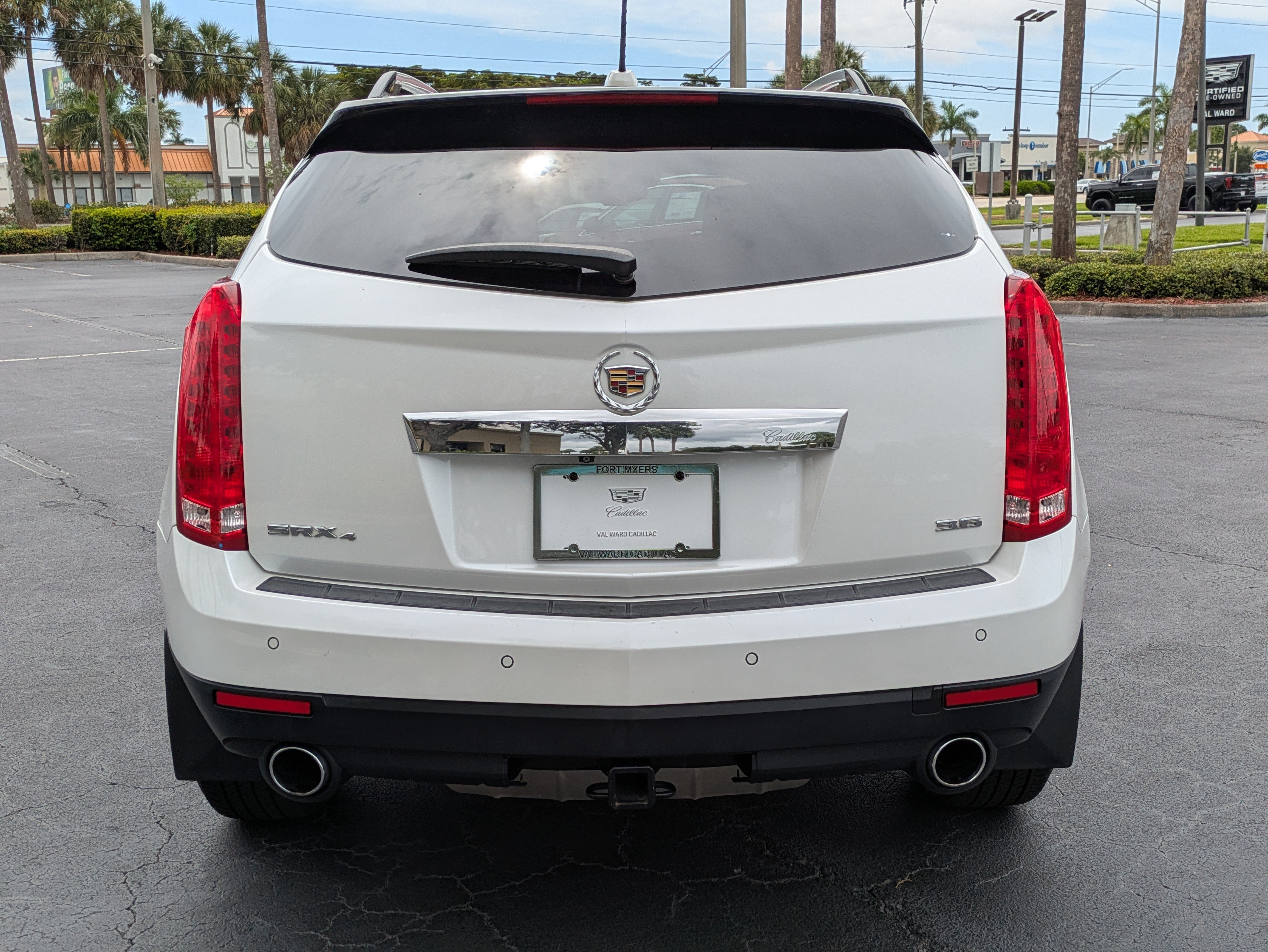 Used 2016 Cadillac SRX Luxury w/ Driver Awareness Package AWD/4WD image 5