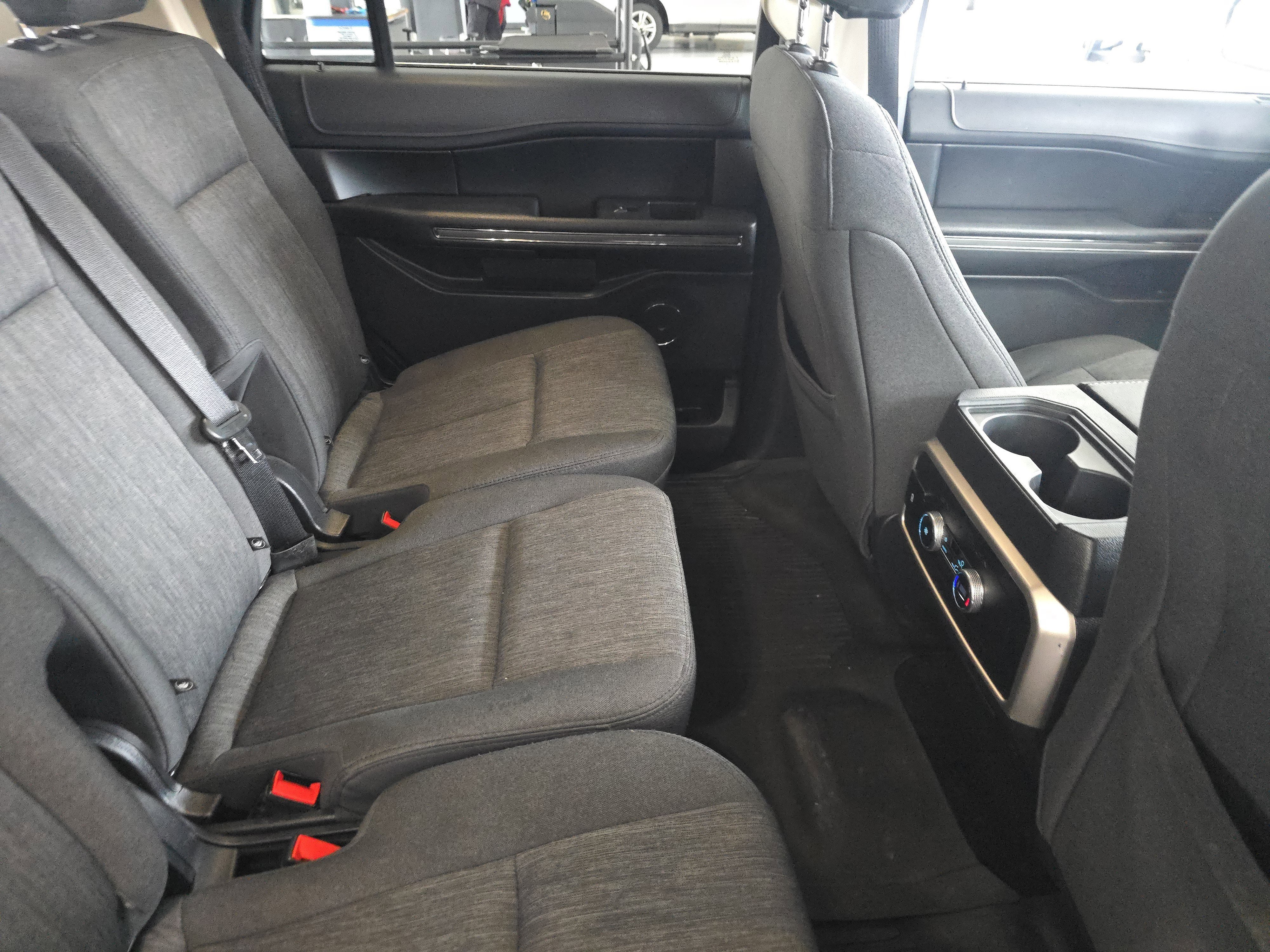 Used 2022 Ford Expedition XLT AWD/4WD image 25