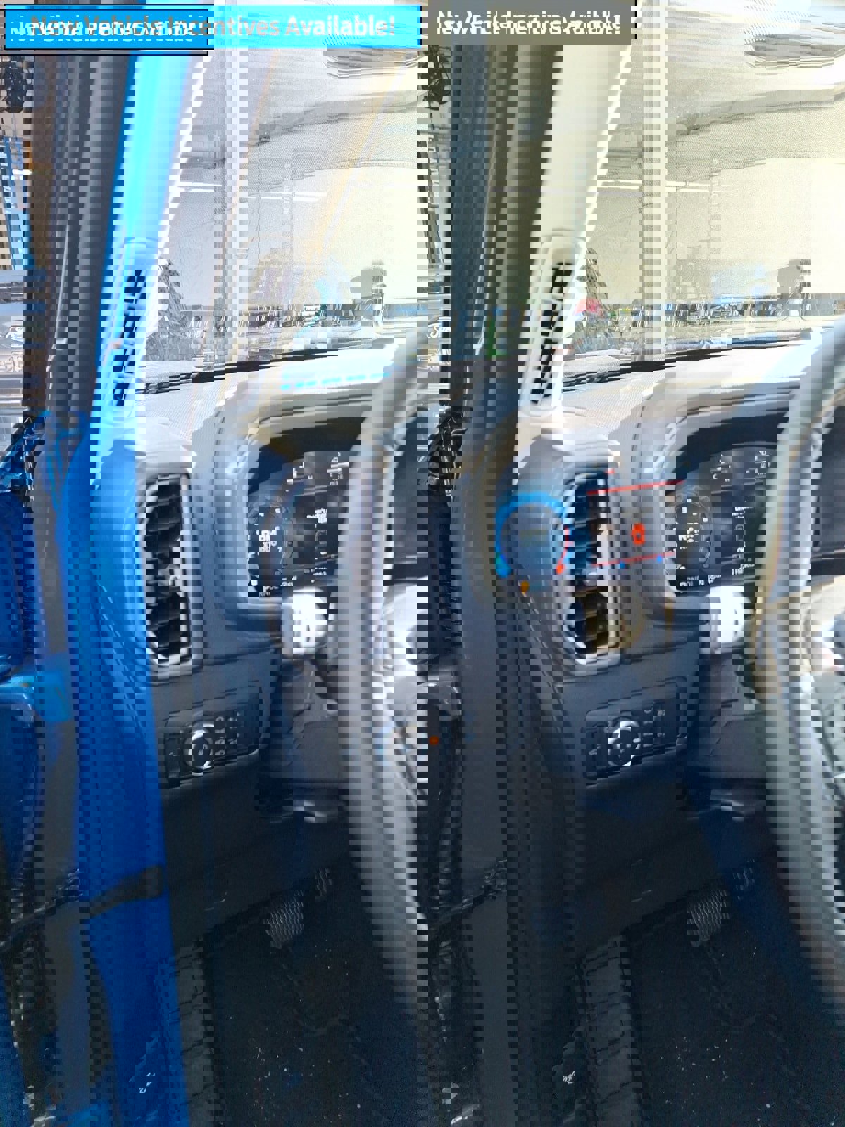 Used 2025 Ford Bronco Sport Big Bend w/ Convenience Package image 11