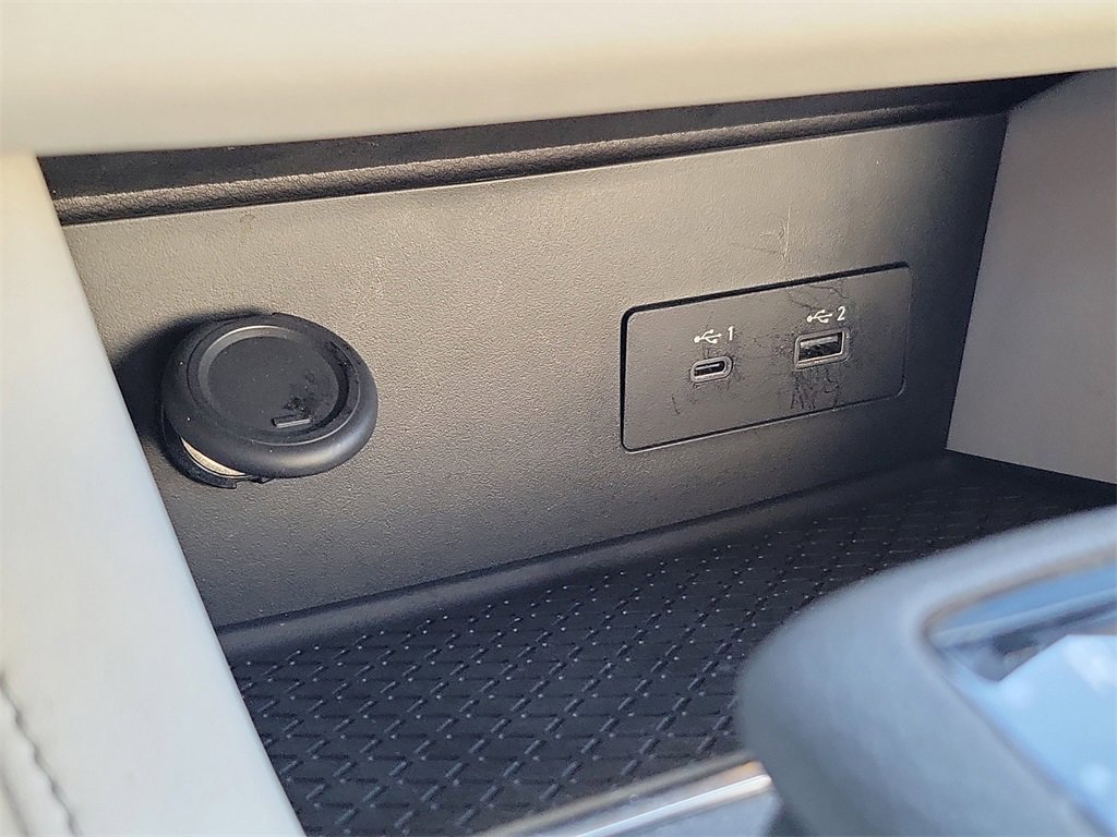 Used 2023 Nissan Pathfinder SV image 30